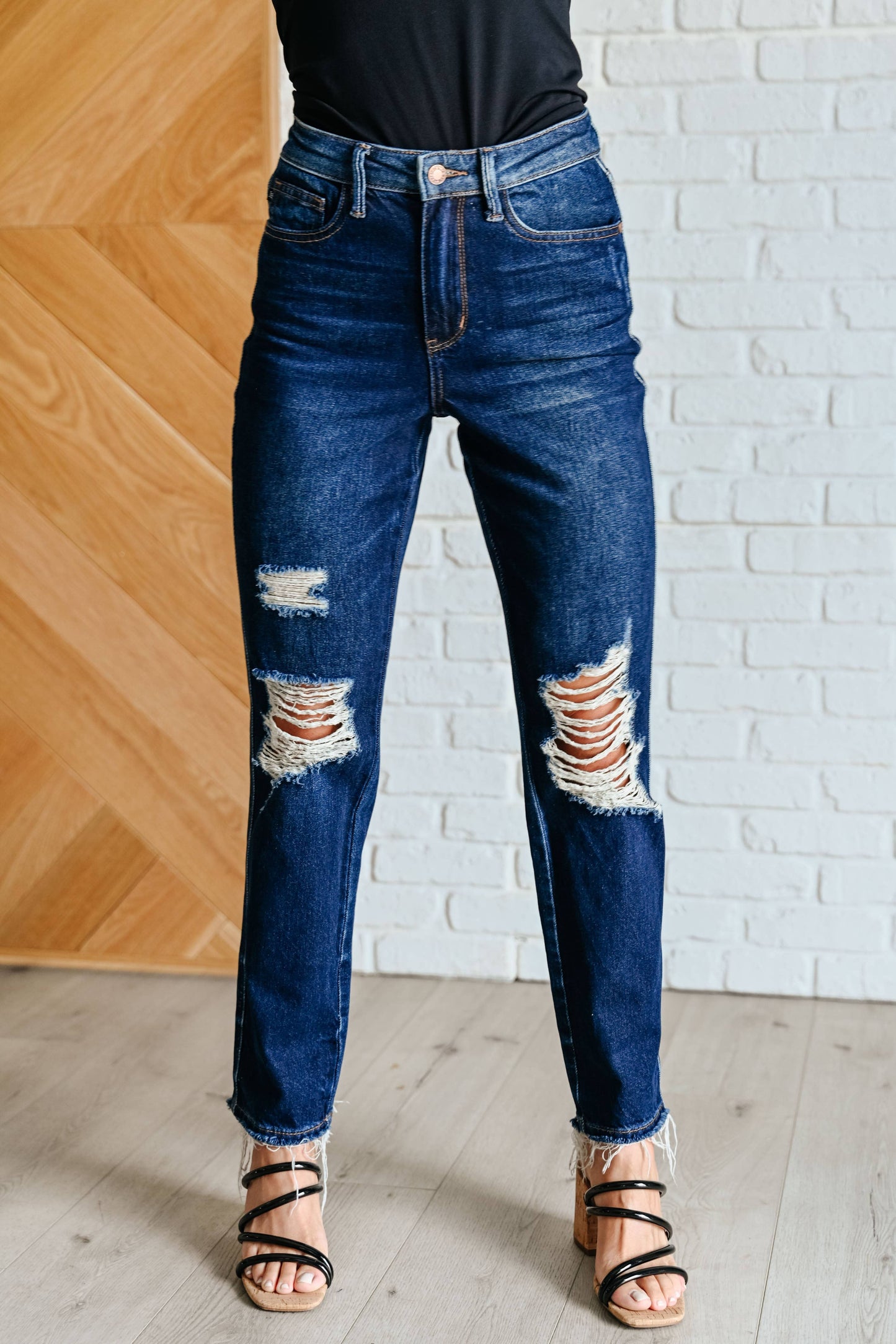 Judy Blue 88819 High Rise Rigid Magic Distressed Straight Jeans