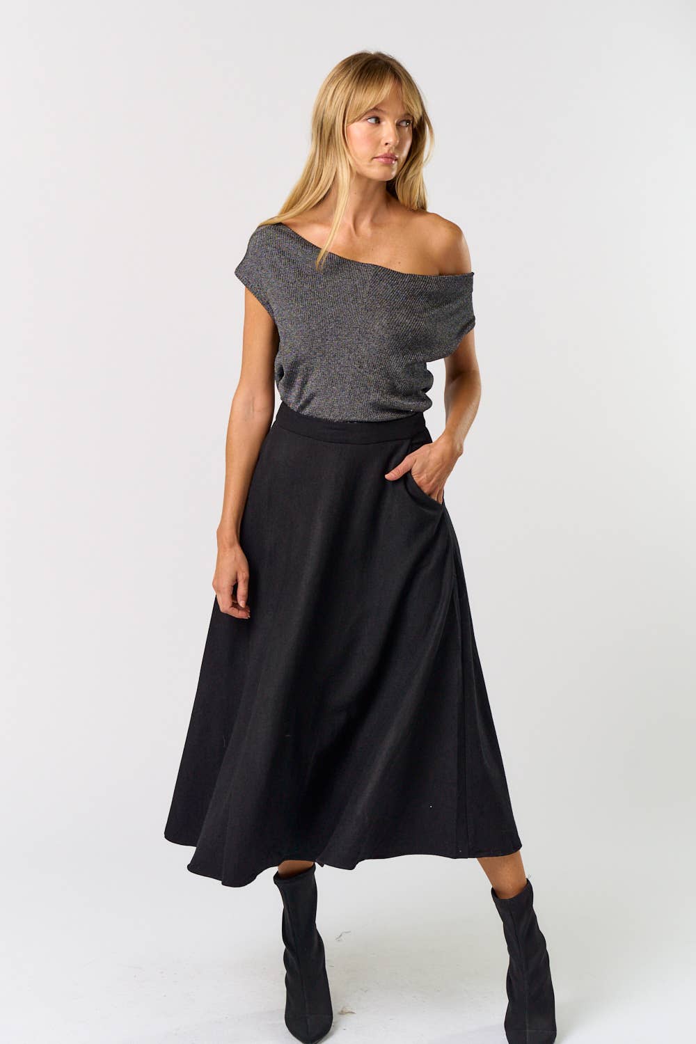 Lalavon WOOL FLARED MIDI SKIRT