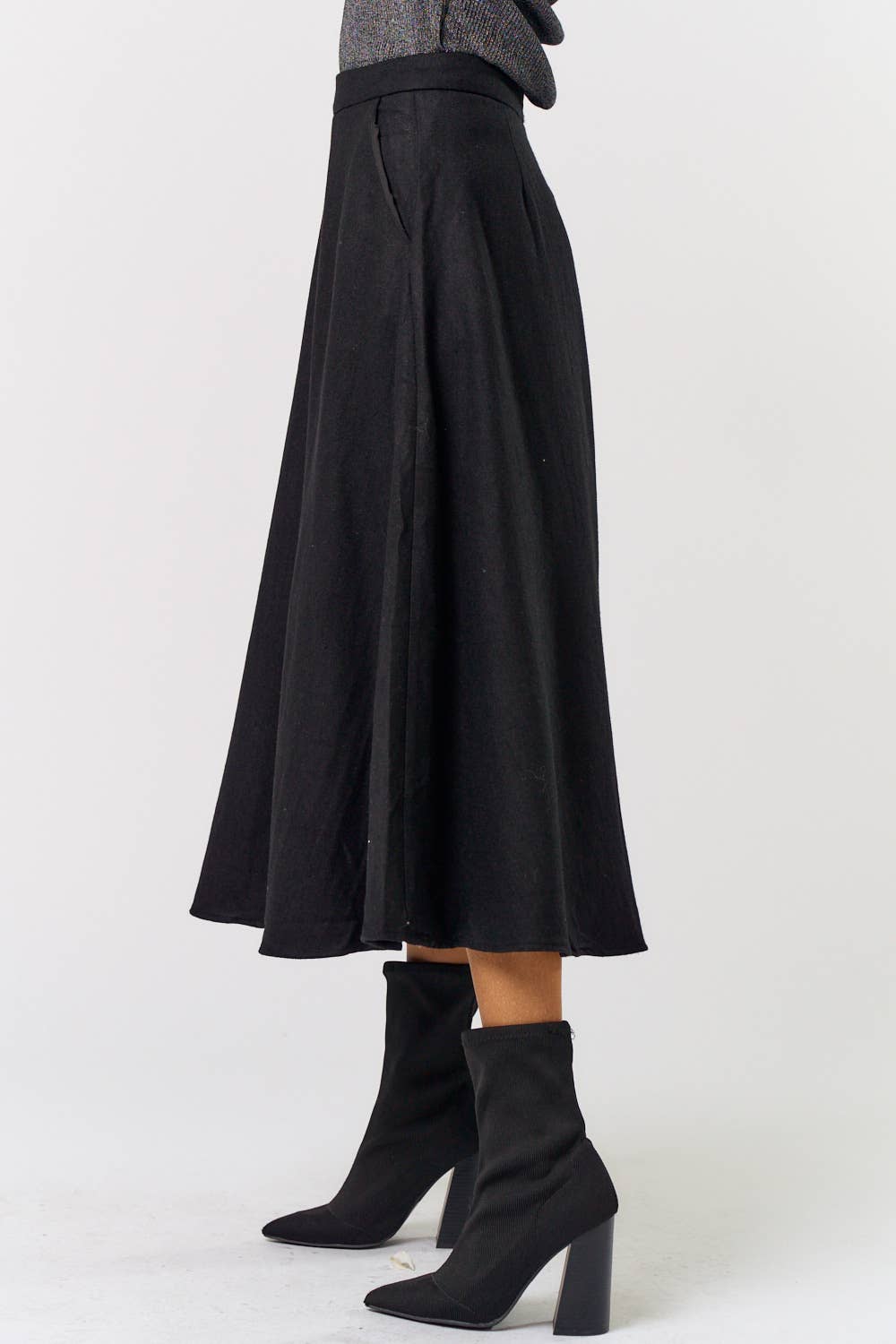 Lalavon WOOL FLARED MIDI SKIRT