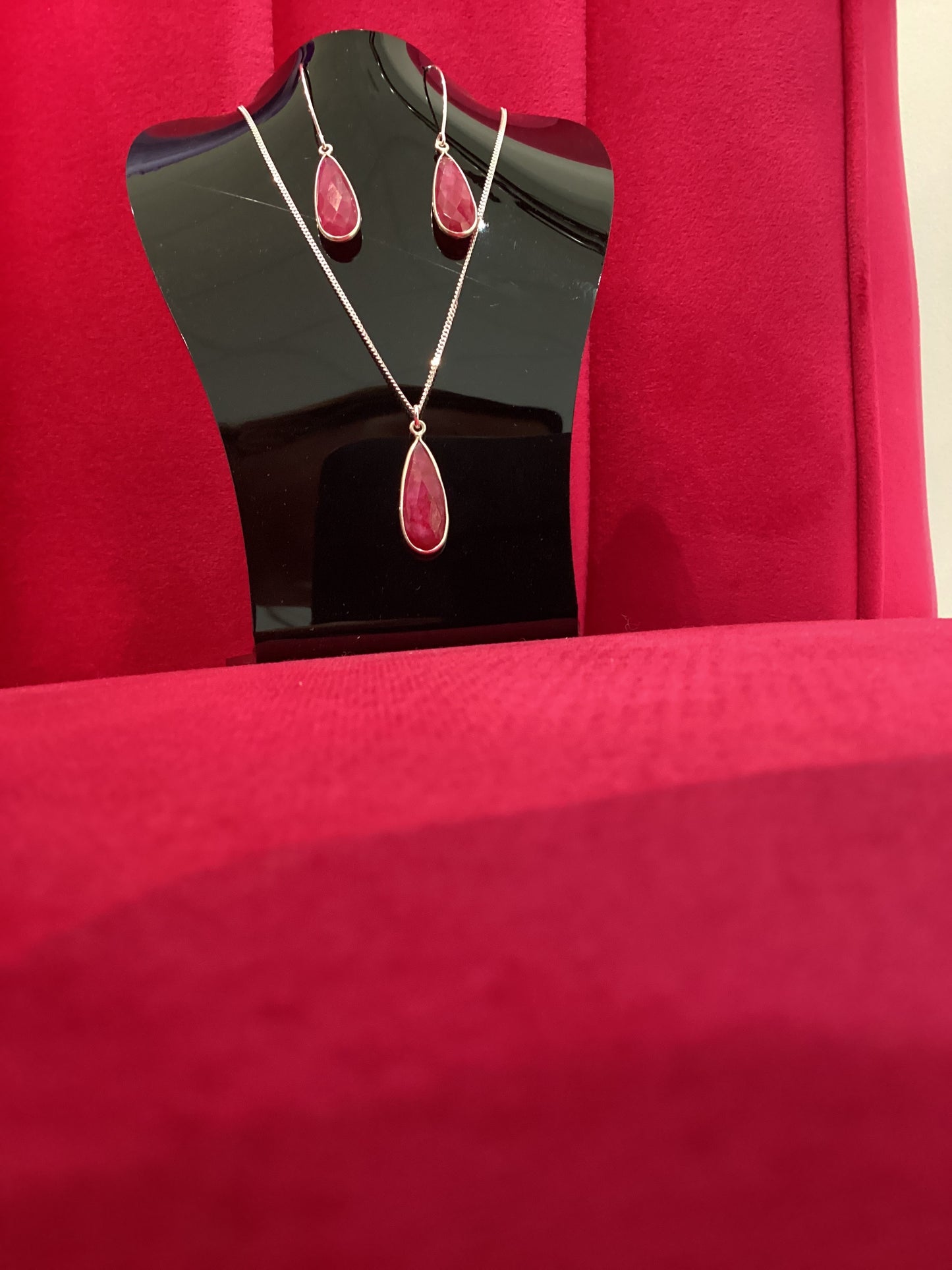 EB Kat Necklace Indian Ruby