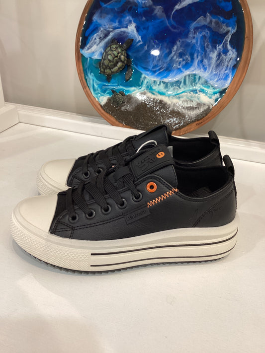 Refresh Vegan Black Sneakers