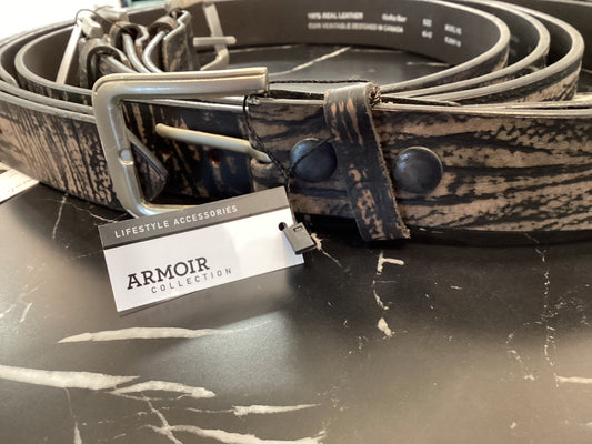 Armoir collection leather belts