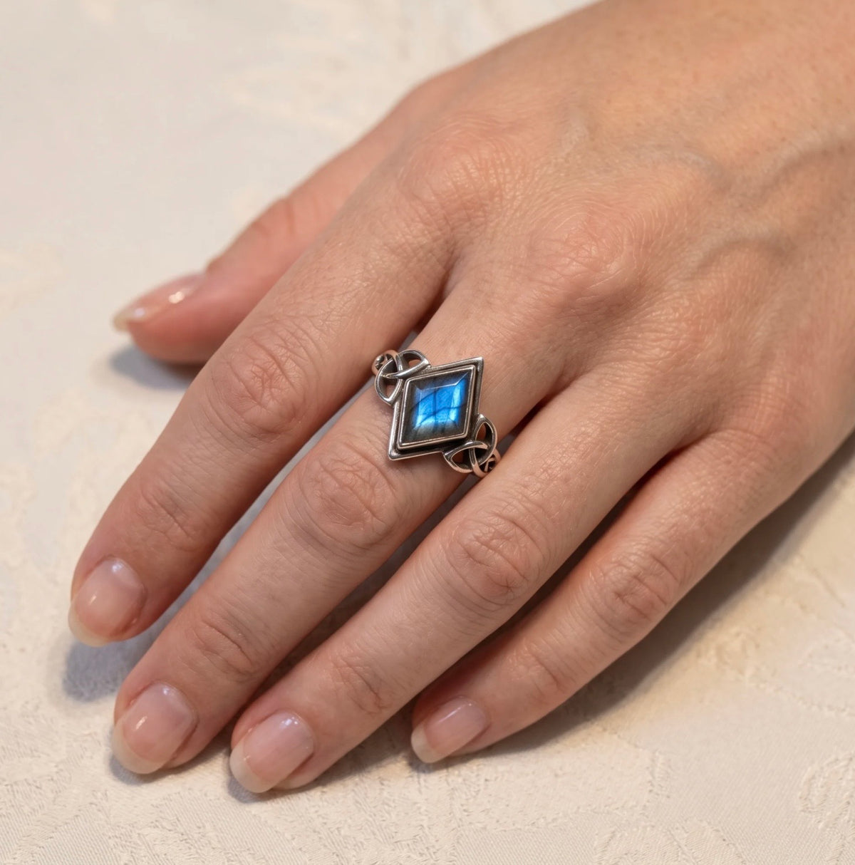 EB Ring Trinity Diamond