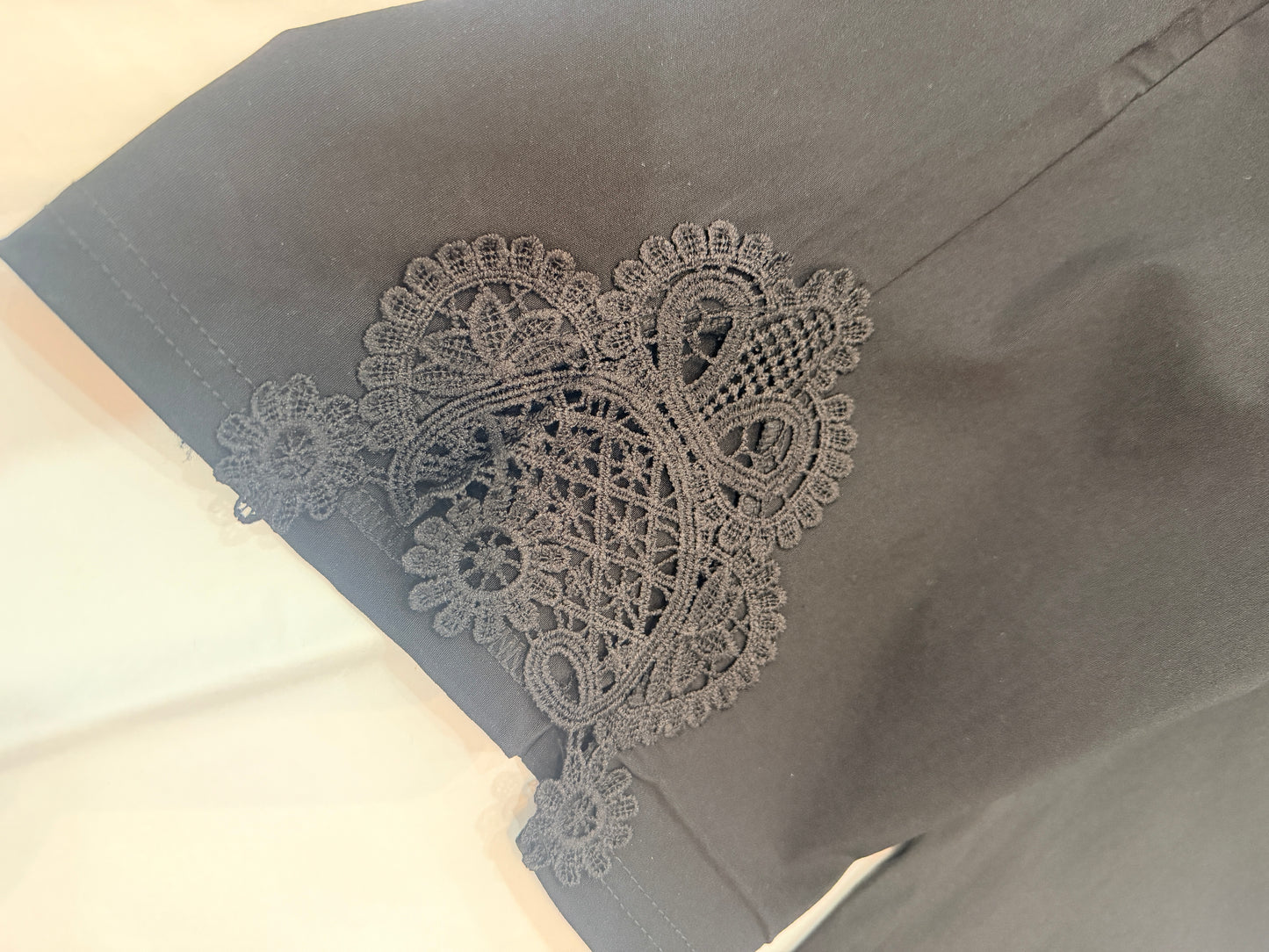 Papa Capri pants lace hem detail