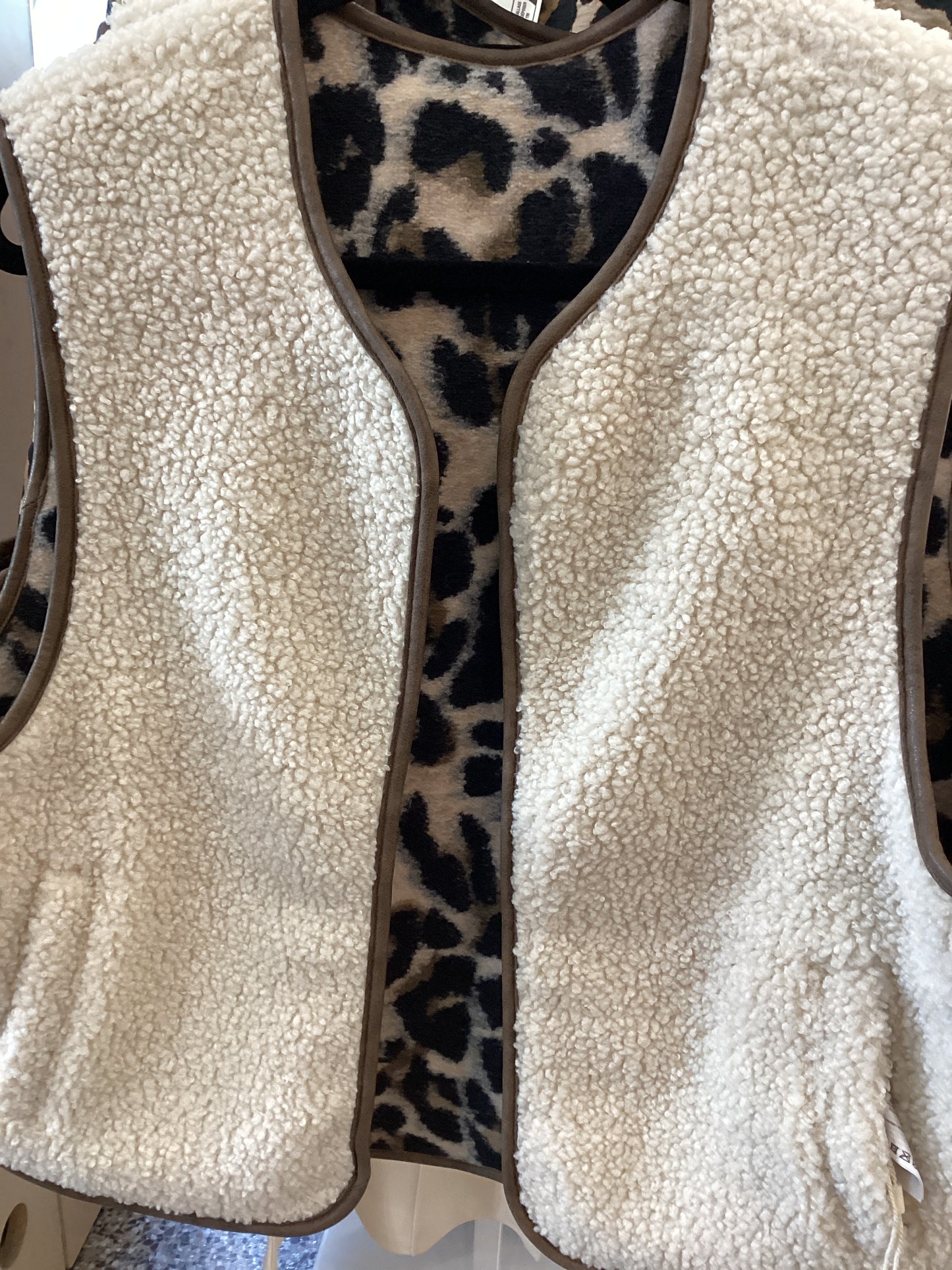 Garcia vest Reversable leopard & cream