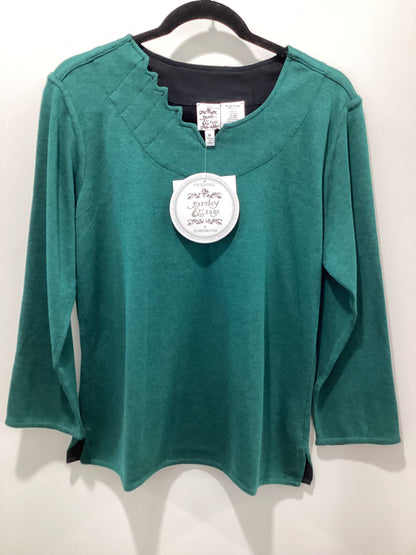 Parsley & Sage reversible 3/4 top unique neckline