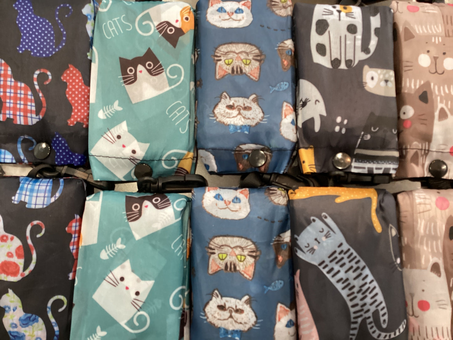 Reusable clip on shopping bag