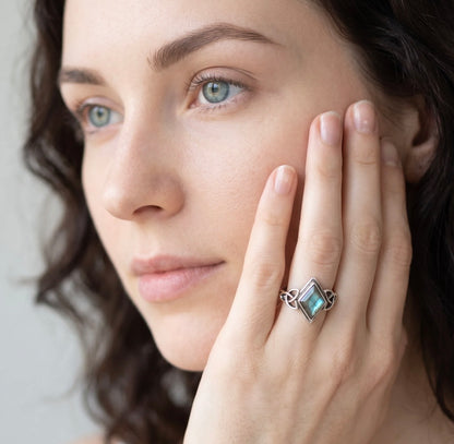 EB Ring Trinity Diamond
